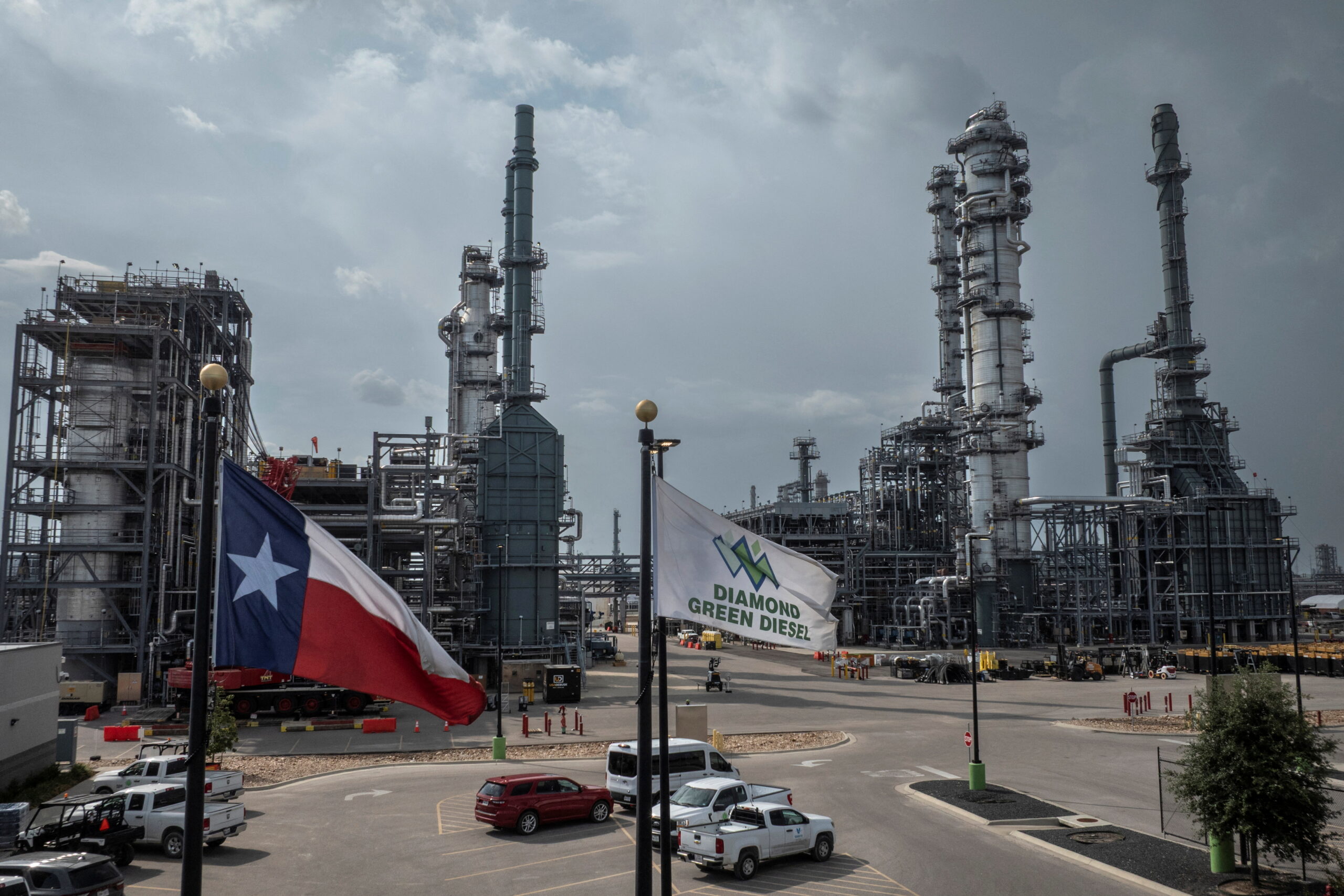 UK imports of “green” jet fuel linked to Amazon deforestation